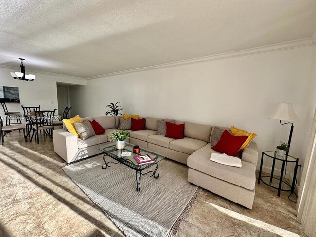 Building Photo - 850 SW 138th Ave