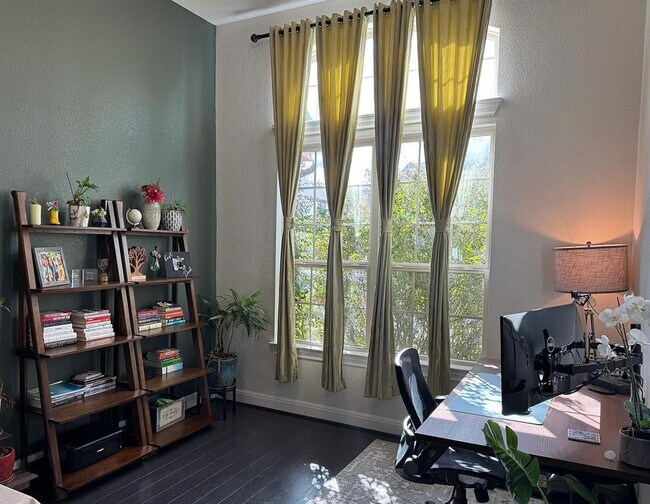 Building Photo - 735 Expedition Way