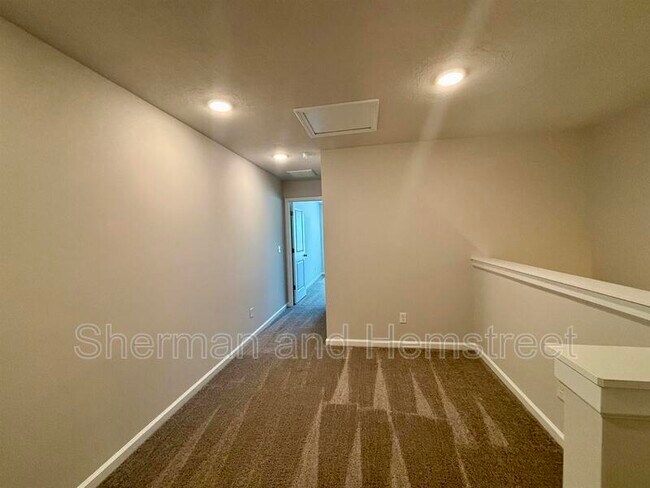 Building Photo - 1101 Clareton Dr