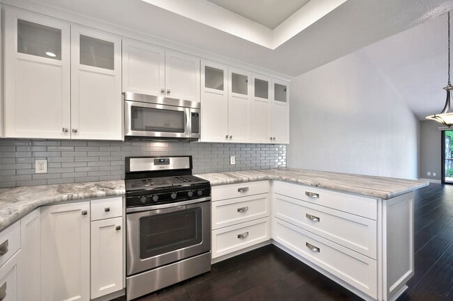 Building Photo - South Auburn Gem! Stylish 2BR Townhome in ...