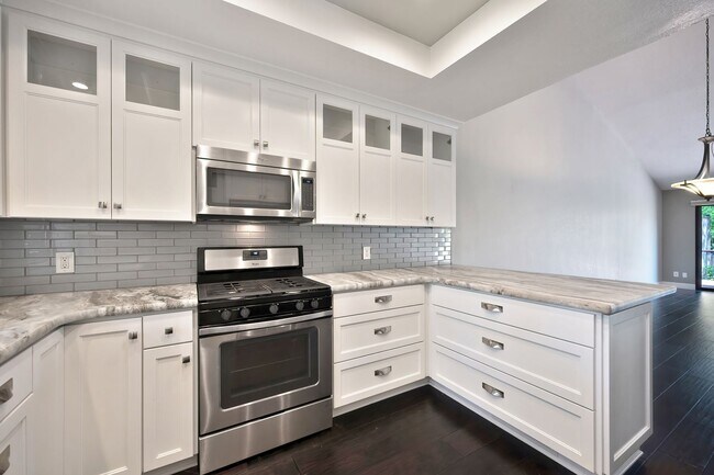 Building Photo - South Auburn Gem! Stylish 2BR Townhome in Quiet, Neighborhood