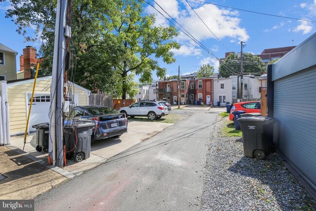 Building Photo - 119 N Peyton St