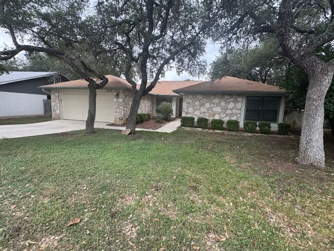 Building Photo - What a Gem! Spacious, Renovated 1-Story Ho...