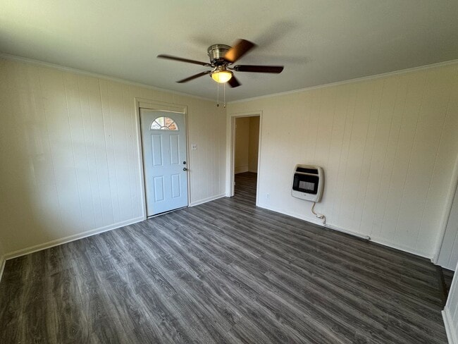 Building Photo - 1/1 House in Celanese- $795