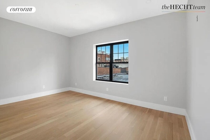Building Photo - 1319 Lincoln Pl
