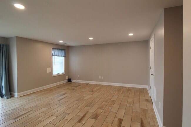 Building Photo - 2221 Lapis Ln