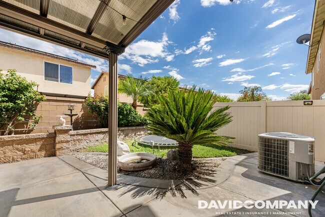 Building Photo - 1105 N Yucca Ave