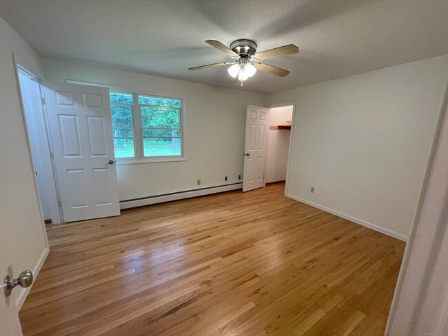 Building Photo - 132 Alder Ln