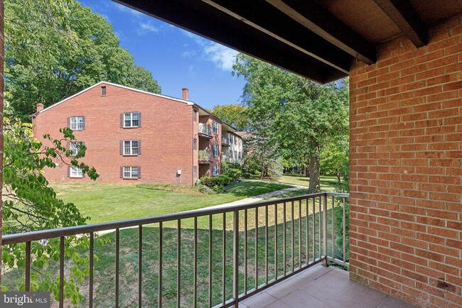 Building Photo - 304 Drummers Ln