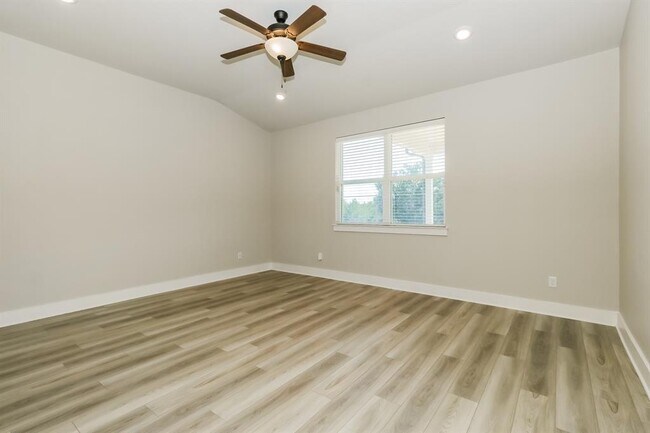 Building Photo - 256 Victoria Peak Lp