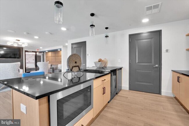 Building Photo - 3927 Fair Ridge Dr