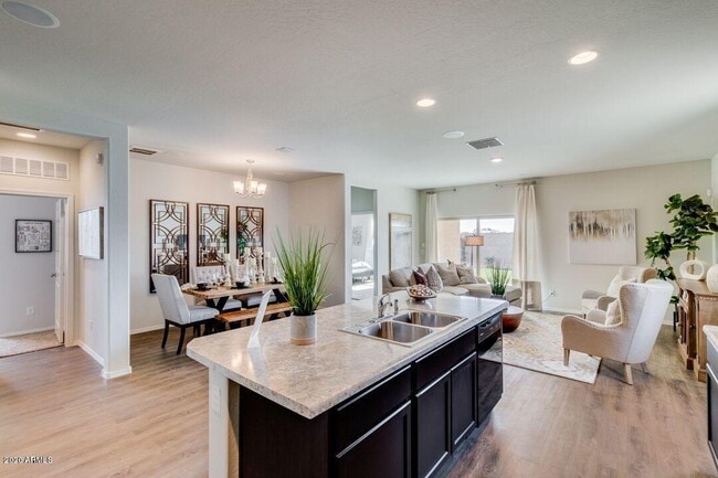 Building Photo - 31044 W Weldon Ave