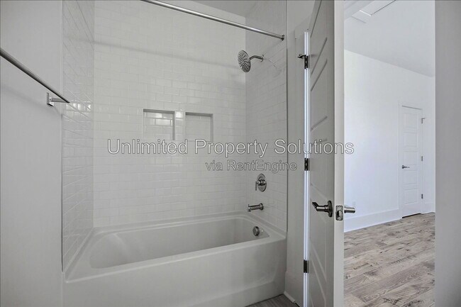 Building Photo - 501 Greenville Ave