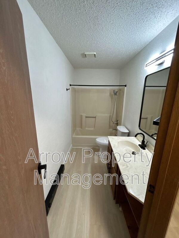 Building Photo - 205 E Arbor Ave