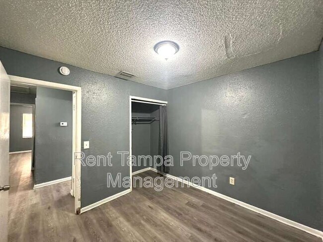 Building Photo - 8304 N Mulberry St