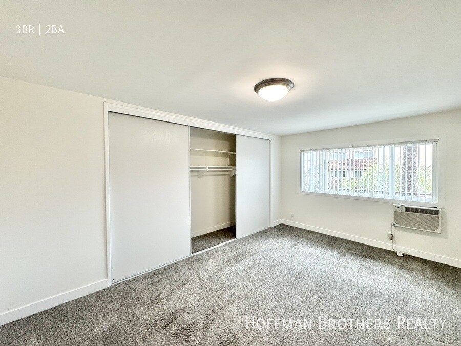 Building Photo - 5415 Newcastle Ave