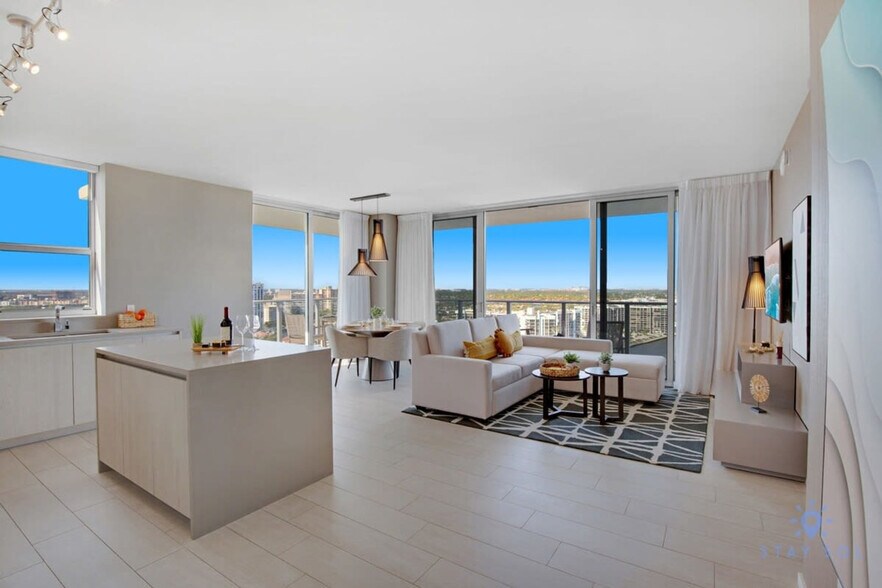 Building Photo - 4010 S Ocean Dr