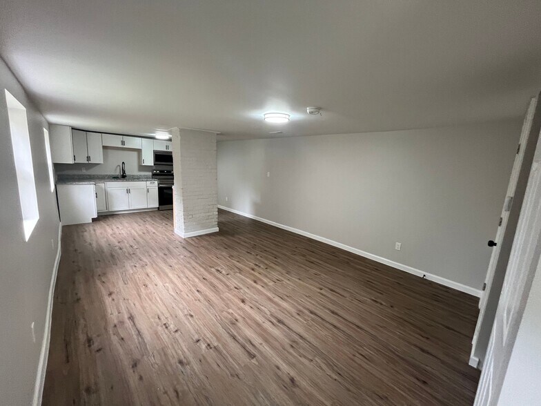 Building Photo - 7011 Britton Ave
