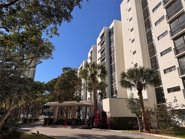 Building Photo - 16919 N Bay Rd