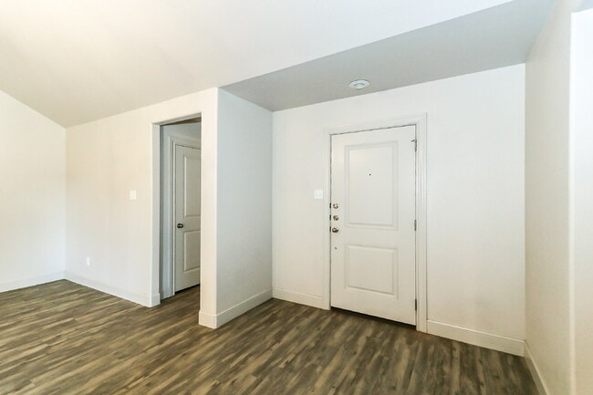 Building Photo - Half off first full month's rent! Luxury Living In Kelsey Park/Adjacent To New Cooper Central Ele...