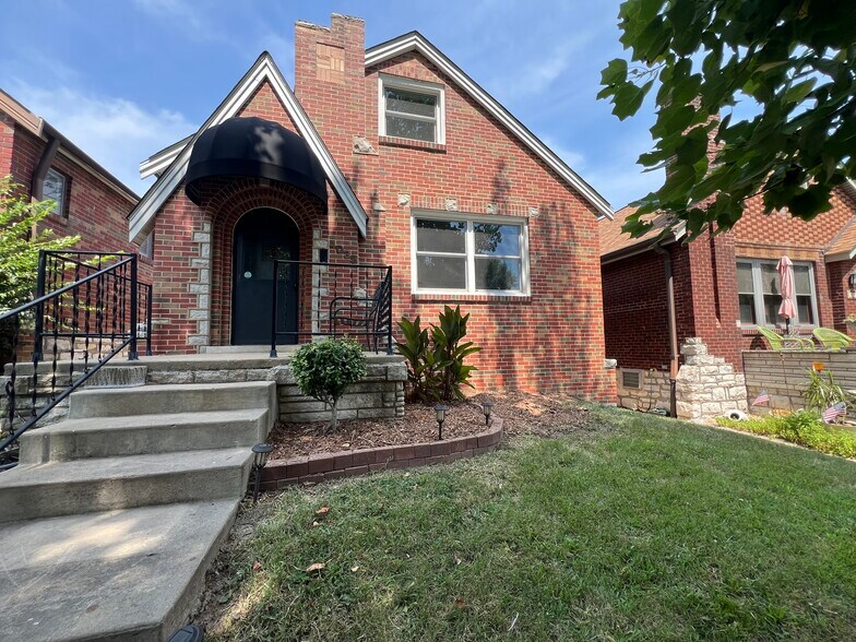 Primary Photo - 4035 Fairview Ave