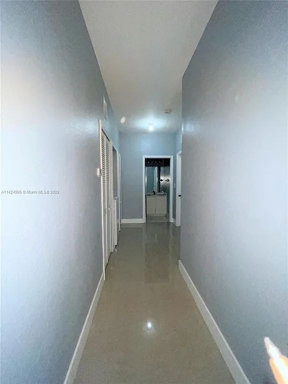 Building Photo - 1692 SE 29th Ct