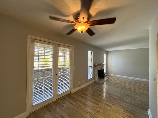 Building Photo - 1312 Bass Dr