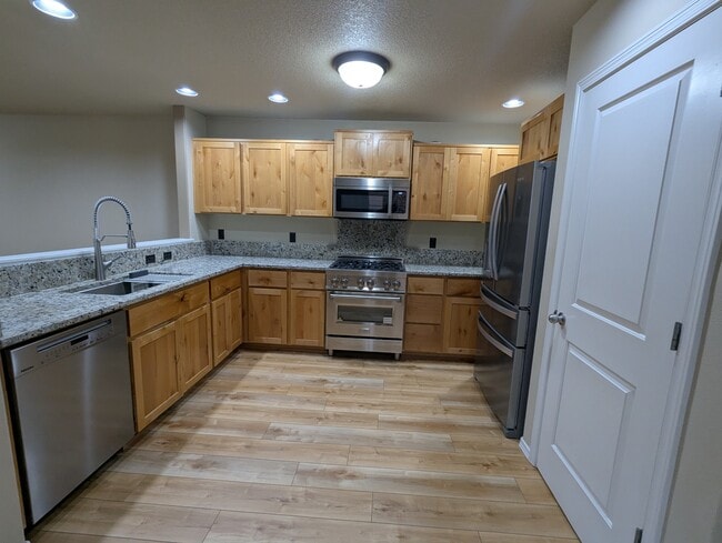 Building Photo - 20565 Sun Meadow Way