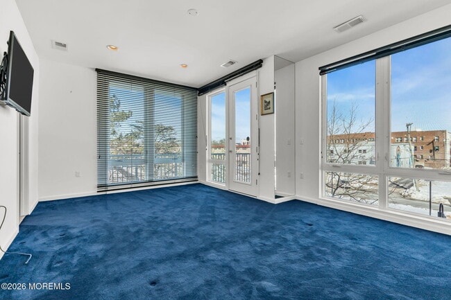 Building Photo - 807 Kingsley St