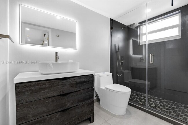 Building Photo - 8443 SW 137th Ave