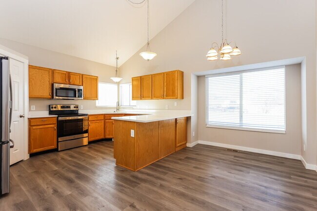 Building Photo - 7332 S Jasper Hill Dr