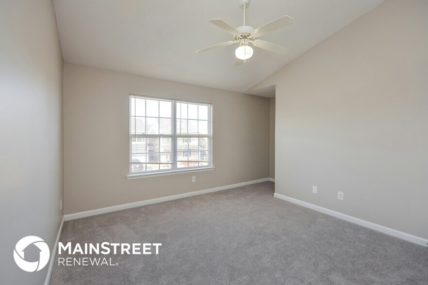 Building Photo - 325 Coral Cir