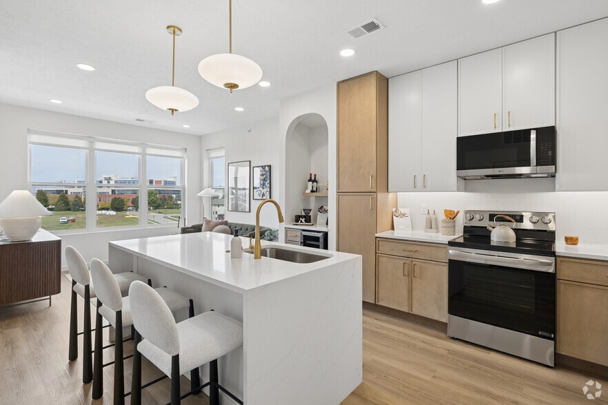 1BR, 1BA - 724SF - Kitchen - The Winston at Five Fountains