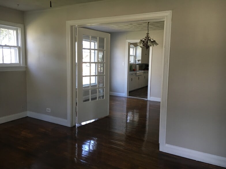 Building Photo - 1404 N Rockwall St