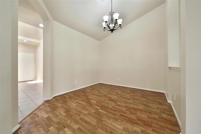 Building Photo - 14622 Palos Park Dr