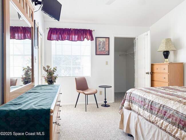 Building Photo - 1900 Brittany Dr