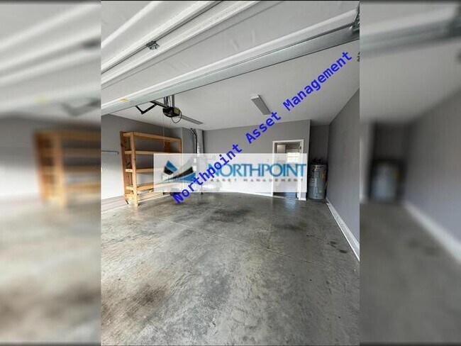 Building Photo - A beautiful 3 bed 2.5 bath home with a fen...