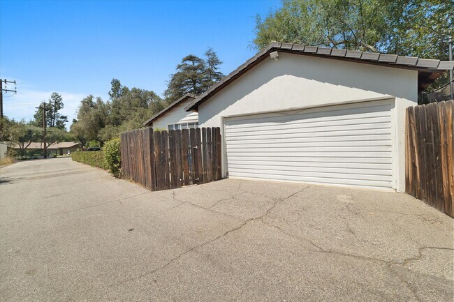 Building Photo - La Canada 4-Bedroom Home | Large Lot, Updated Kitchen, EV Charger