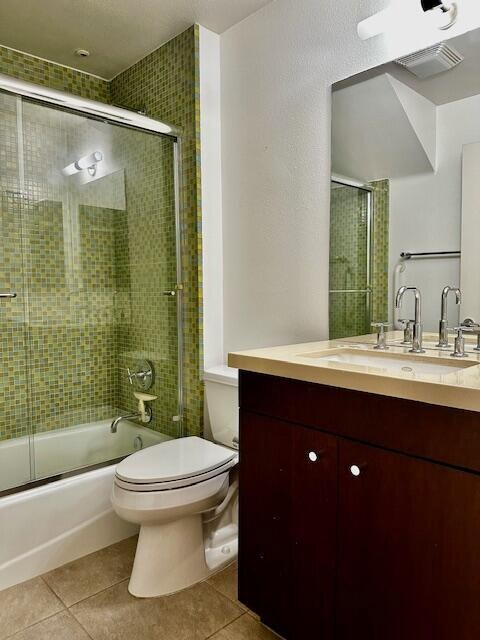 Building Photo - 870 E Palm Canyon Dr