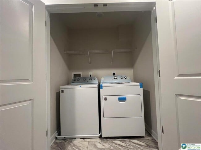 Building Photo - 7666 Clayton Ave