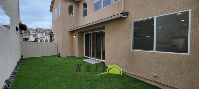 Building Photo - 1333 Pershing Rd