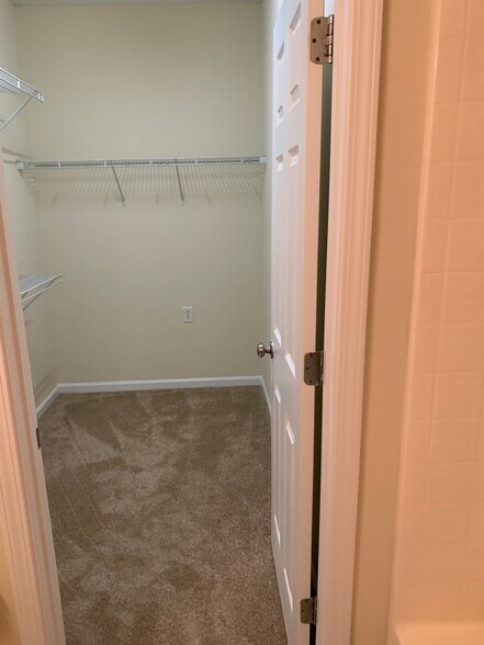 Building Photo - 11619 Stockdale Ct