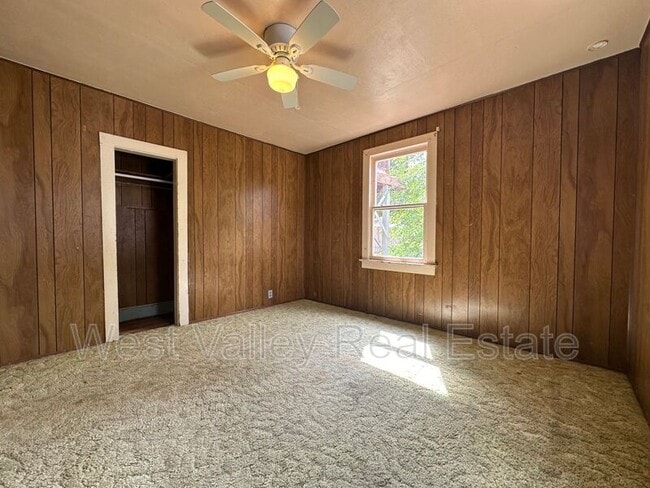 Building Photo - 521 Rose Ave