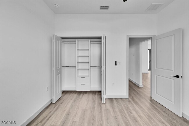 Building Photo - 1024 Halby Ave S