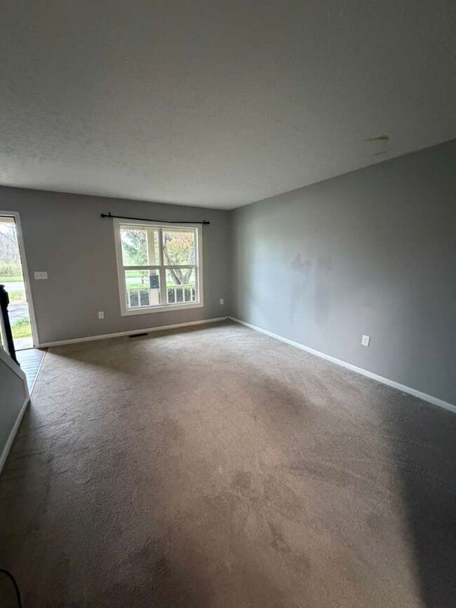 Building Photo - 310 Powell Rd