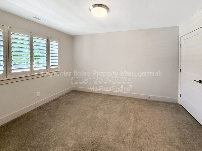 Building Photo - 3033 S Trailwood Way