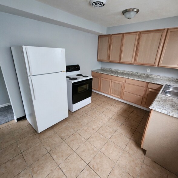 Building Photo - 4818 E 86th St