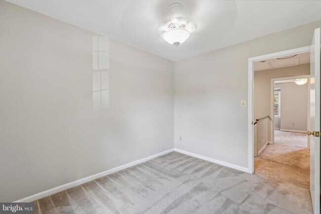 Building Photo - 2917 Village Spring Ln