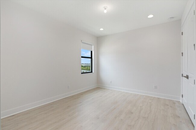 Building Photo - 13211 Artisan Cir