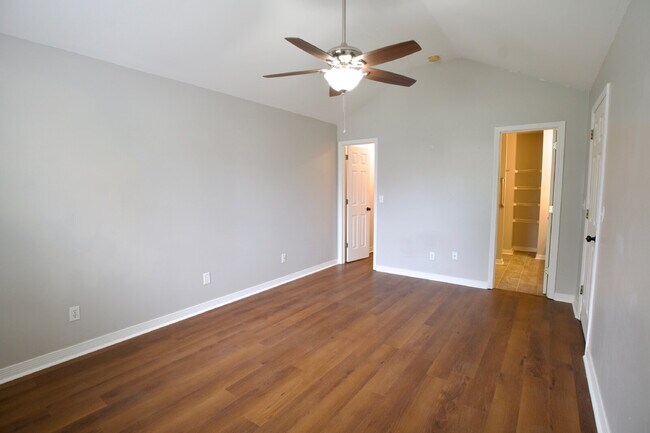 Building Photo - 1911 Summer Hills Ln